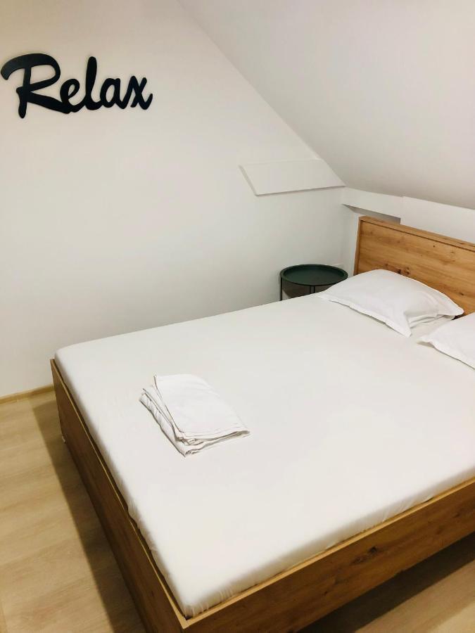 Ultra-Central Modern And Big Apartments In Union Square U41-U44 ทิมิชัวรา ภายนอก รูปภาพ