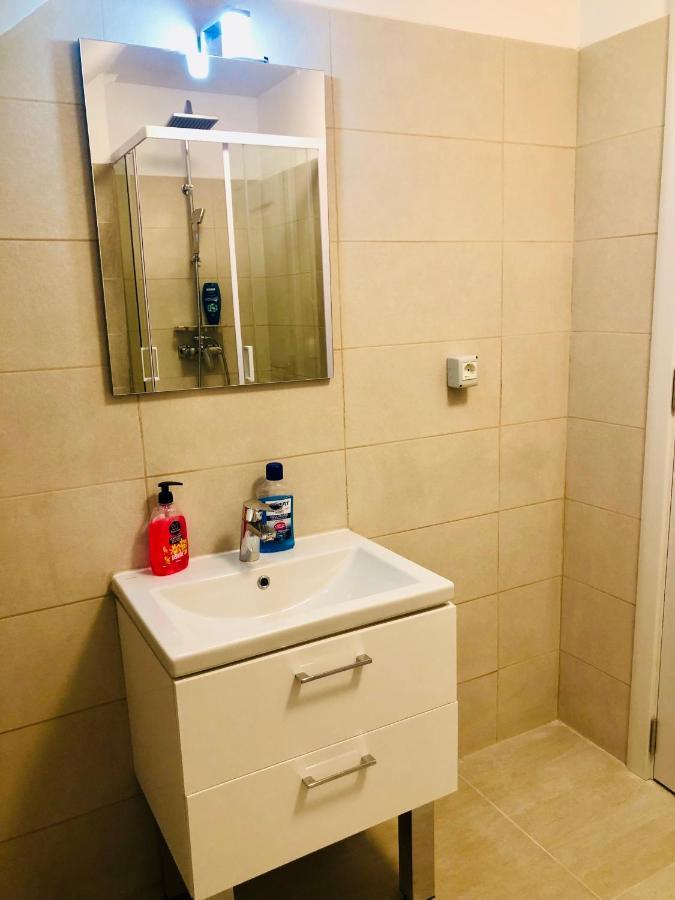 Ultra-Central Modern And Big Apartments In Union Square U41-U44 ทิมิชัวรา ภายนอก รูปภาพ